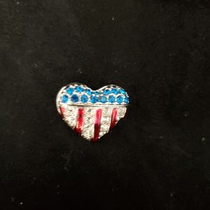 Beautiful flag heart rhinestone pin